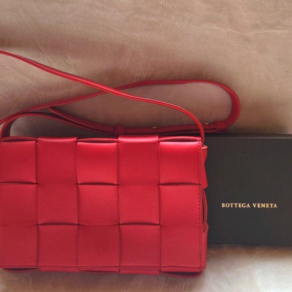 Bottega Veneta Woven Red Cassette Crossbody Bag - Picture 1 of 9